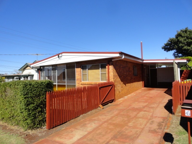 4 Peak Street, Harristown QLD 4350