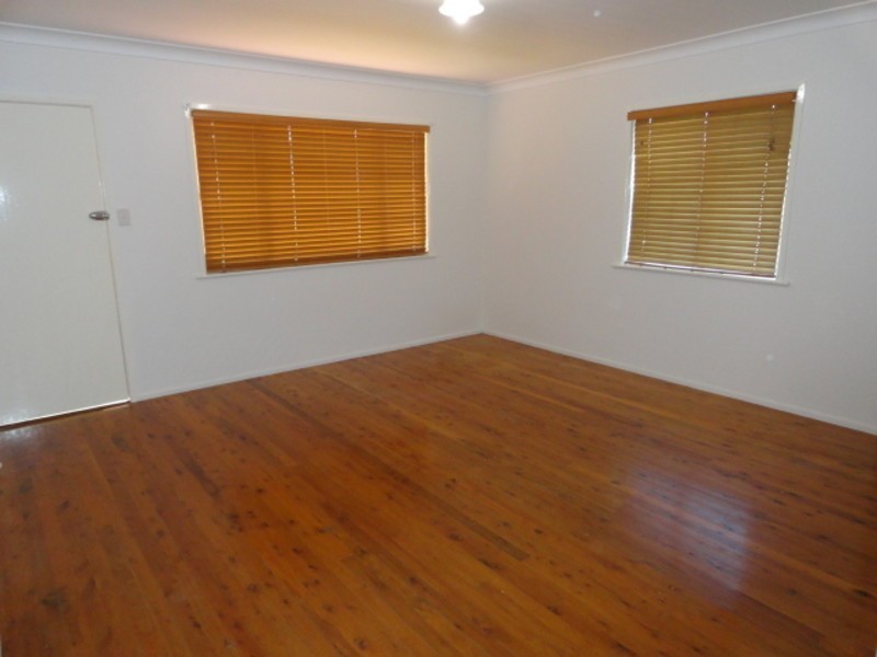 4 Peak Street, Harristown QLD 4350