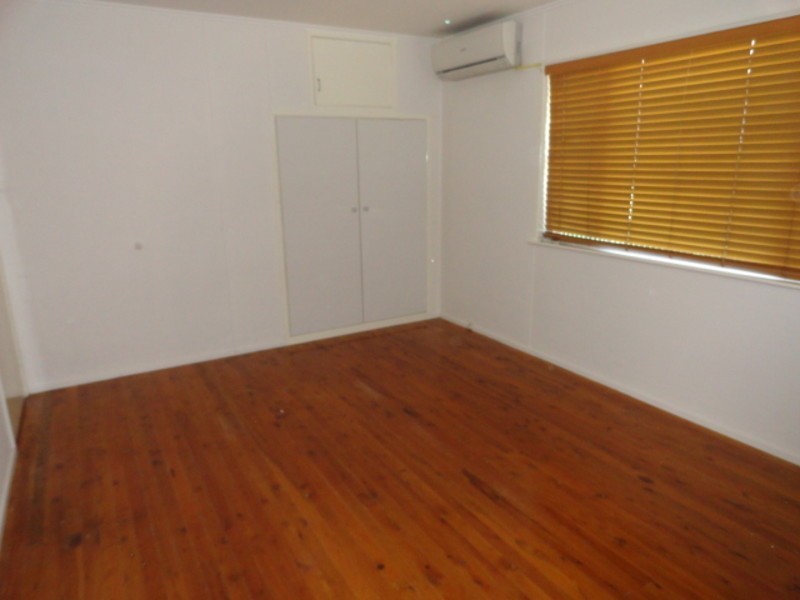 4 Peak Street, Harristown QLD 4350