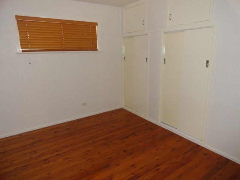 4 Peak Street, Harristown QLD 4350