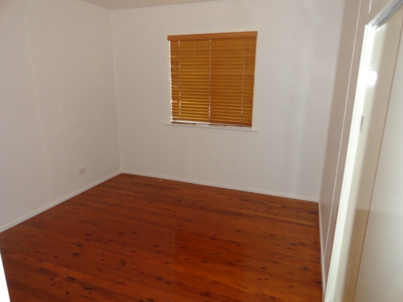 4 Peak Street, Harristown QLD 4350