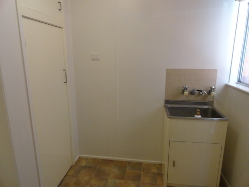 4 Peak Street, Harristown QLD 4350