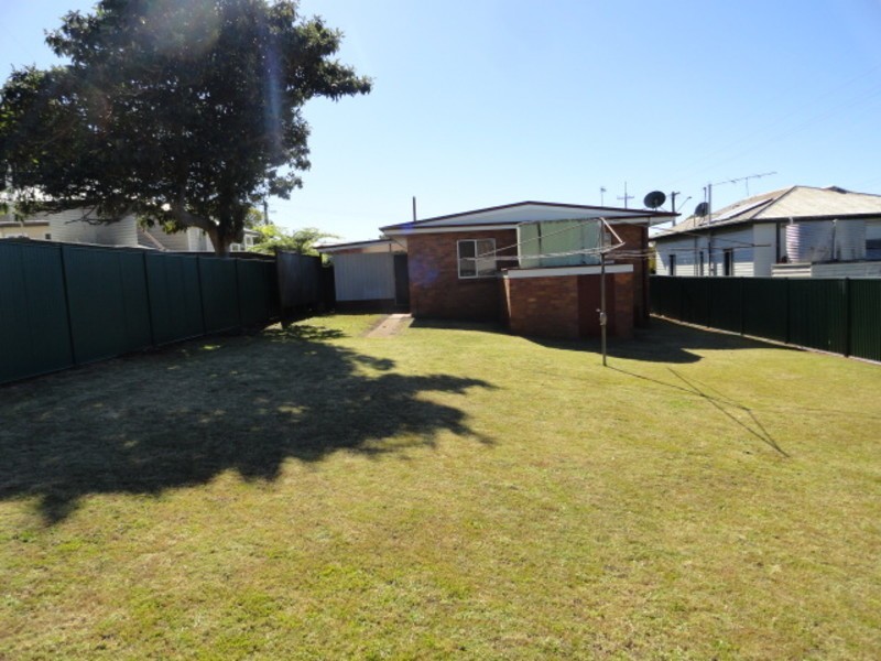 4 Peak Street, Harristown QLD 4350