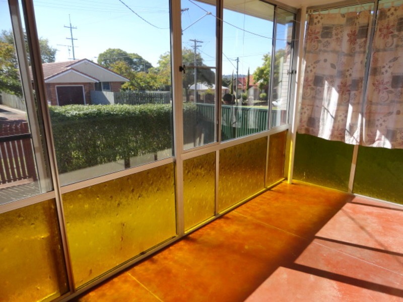 4 Peak Street, Harristown QLD 4350