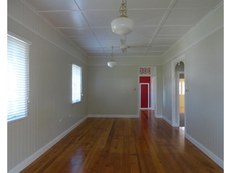 41 Mary Street, Mount Lofty QLD 4350