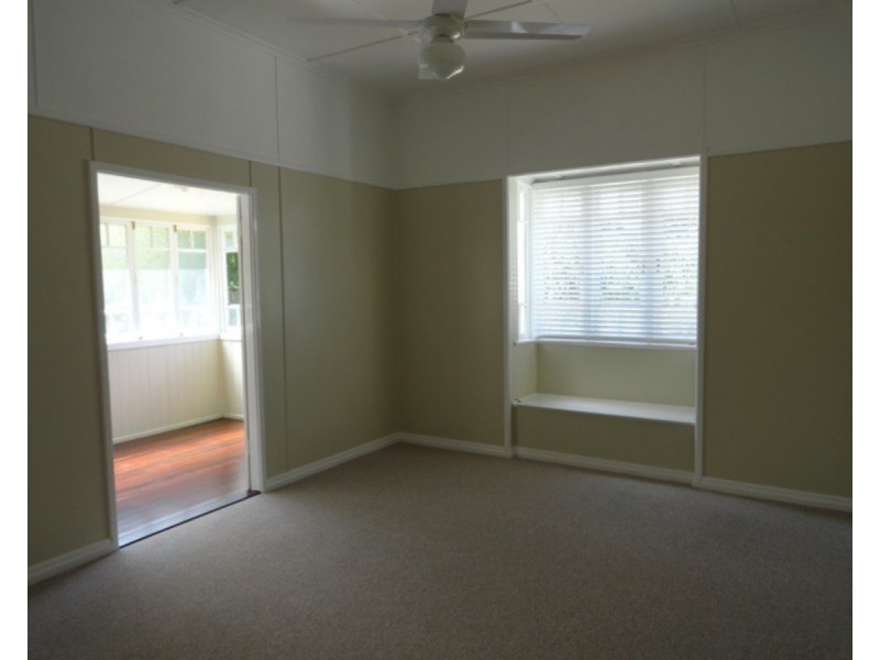 41 Mary Street, Mount Lofty QLD 4350