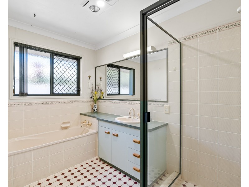 19 Audrey Court, Middle Ridge QLD 4350