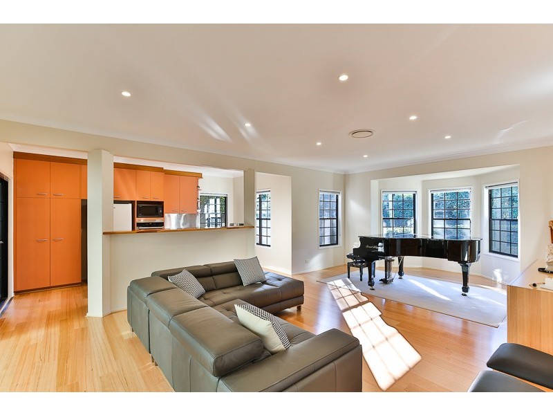 8 Turnberry Court, Middle Ridge QLD 4350