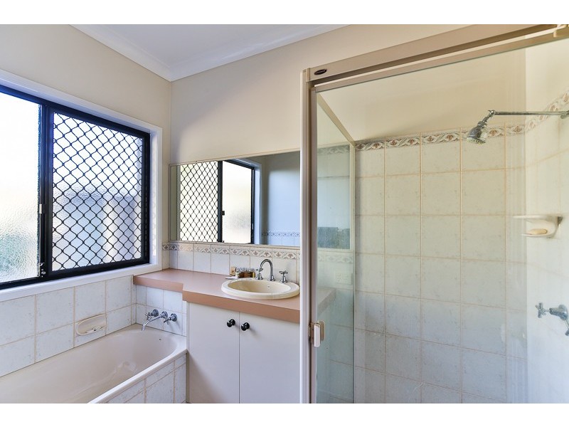 8 Turnberry Court, Middle Ridge QLD 4350