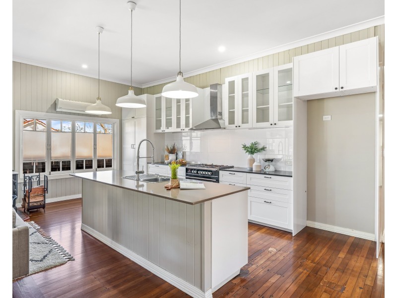 25 Ipswich Street, East Toowoomba QLD 4350