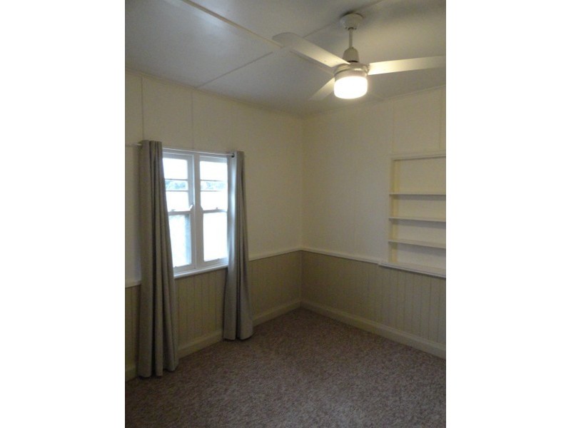 6 Kooroongah Street, Mount Lofty QLD 4350