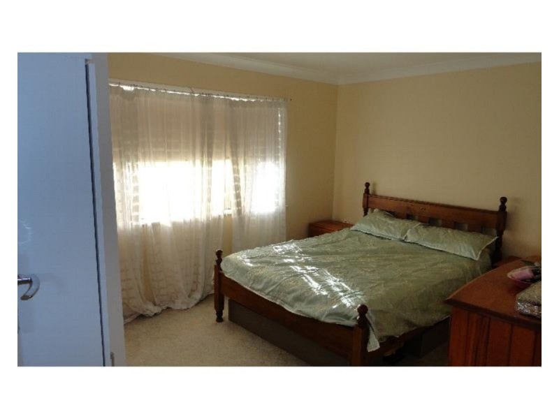 1 Eileen Street, Harristown QLD 4350