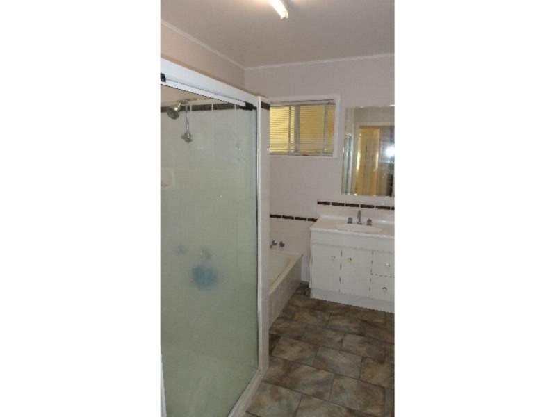 1 Eileen Street, Harristown QLD 4350