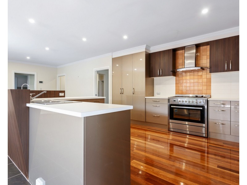 6 Kestrel Court, Rangeville QLD 4350