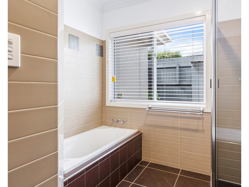 6 Kestrel Court, Rangeville QLD 4350