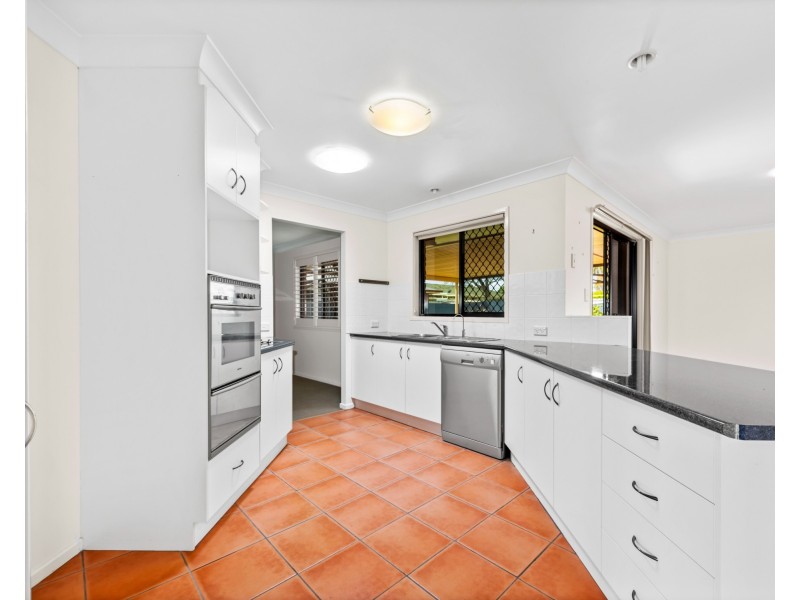 2 Weis Crescent, Middle Ridge QLD 4350