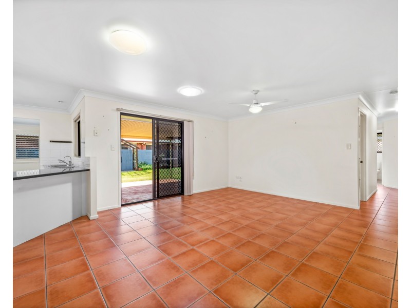 2 Weis Crescent, Middle Ridge QLD 4350