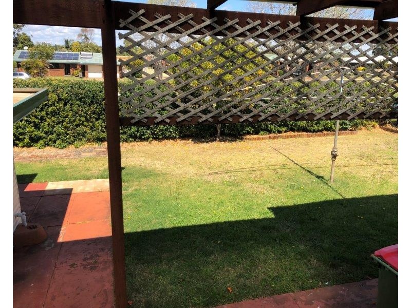 2 Pioneer Street, Rockville QLD 4350