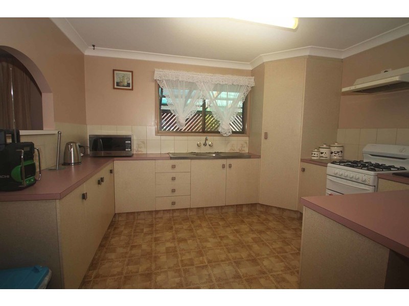 16 Redwood Street, Newtown QLD 4350