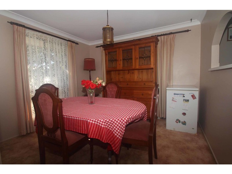 16 Redwood Street, Newtown QLD 4350