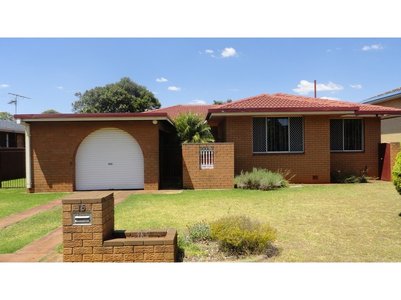 15 Regent Street, Darling Heights QLD 4350