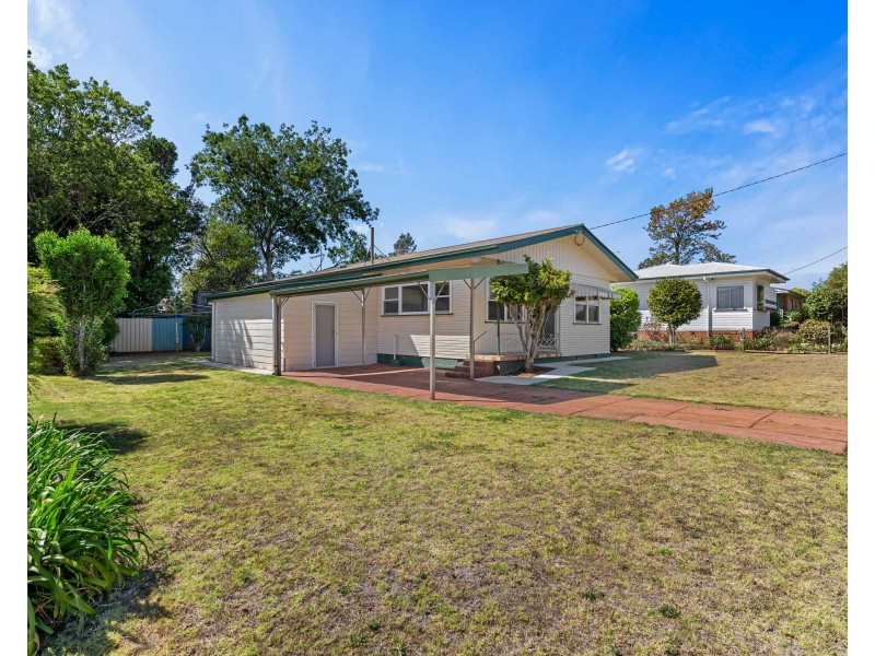 40 Holberton Street, Rockville QLD 4350