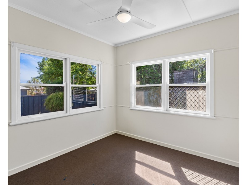 40 Holberton Street, Rockville QLD 4350