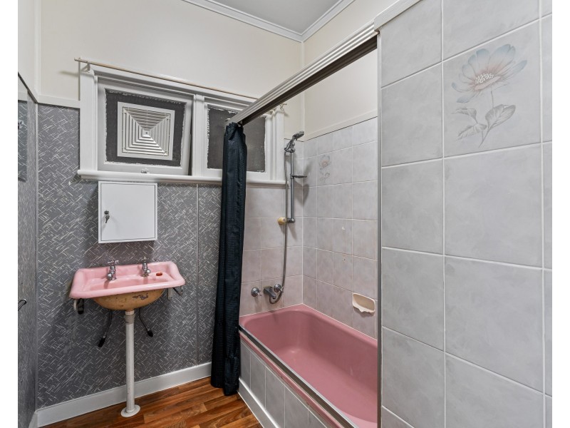 40 Holberton Street, Rockville QLD 4350