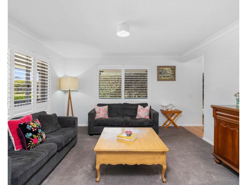 2 Rannerdale Close, Mount Lofty QLD 4350