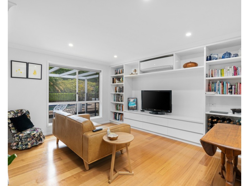 2 Rannerdale Close, Mount Lofty QLD 4350