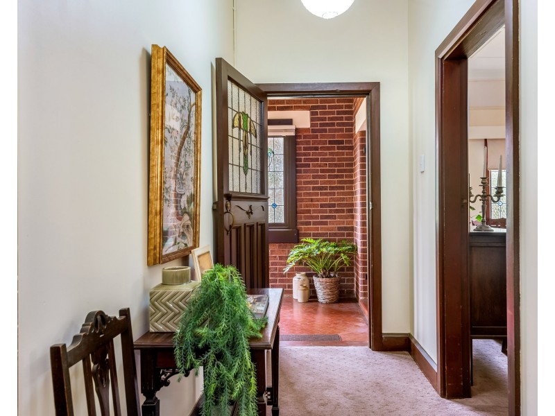 24 Godfrey Street, East Toowoomba QLD 4350