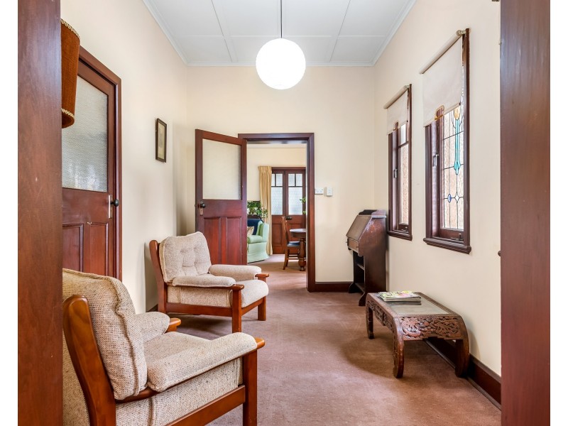 24 Godfrey Street, East Toowoomba QLD 4350