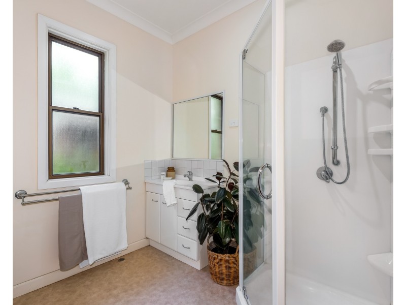 24 Godfrey Street, East Toowoomba QLD 4350