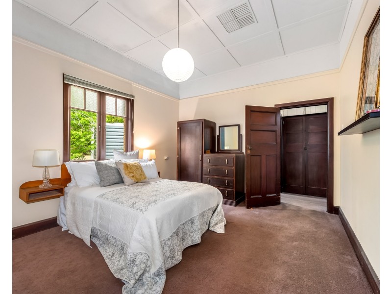 24 Godfrey Street, East Toowoomba QLD 4350