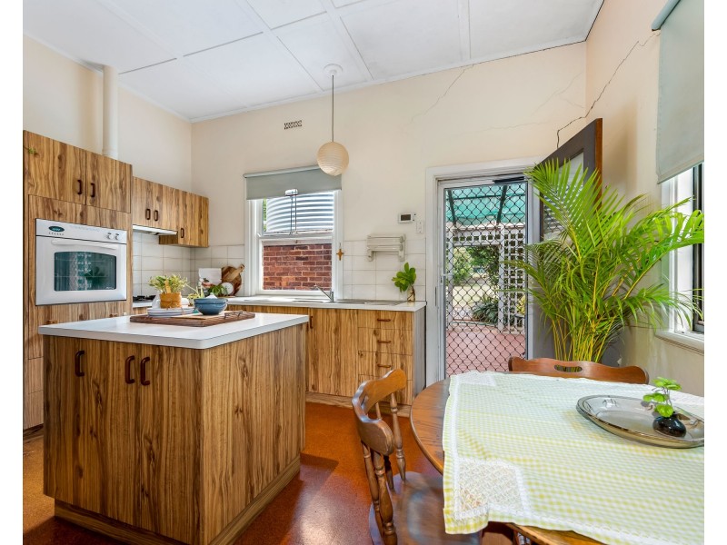 24 Godfrey Street, East Toowoomba QLD 4350