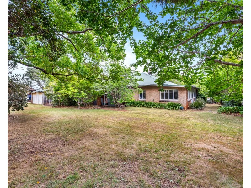 24 Godfrey Street, East Toowoomba QLD 4350