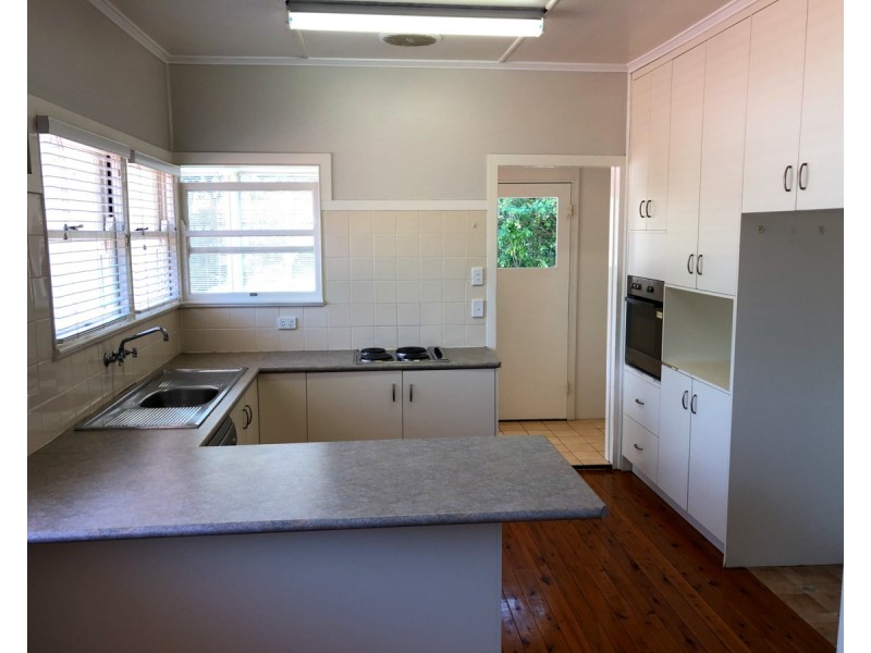8 Fairholme Street, East Toowoomba QLD 4350
