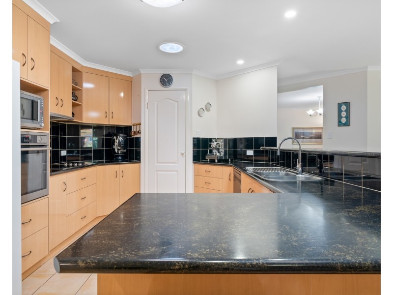 26 Shelton Crescent, Kearneys Spring QLD 4350