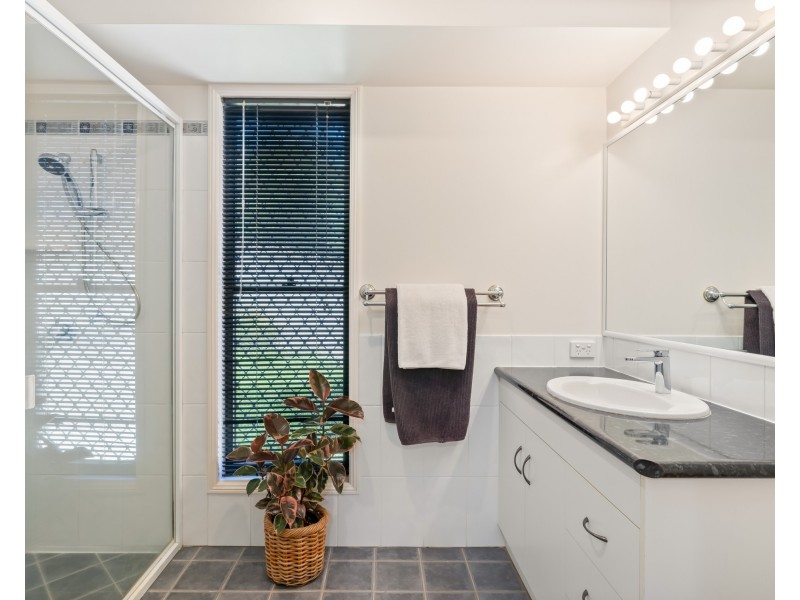 26 Shelton Crescent, Kearneys Spring QLD 4350