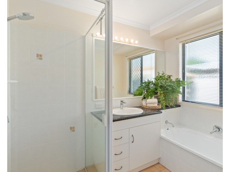 26 Shelton Crescent, Kearneys Spring QLD 4350