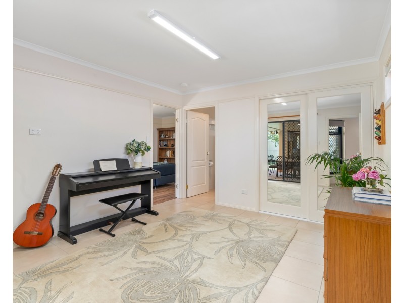 26 Shelton Crescent, Kearneys Spring QLD 4350
