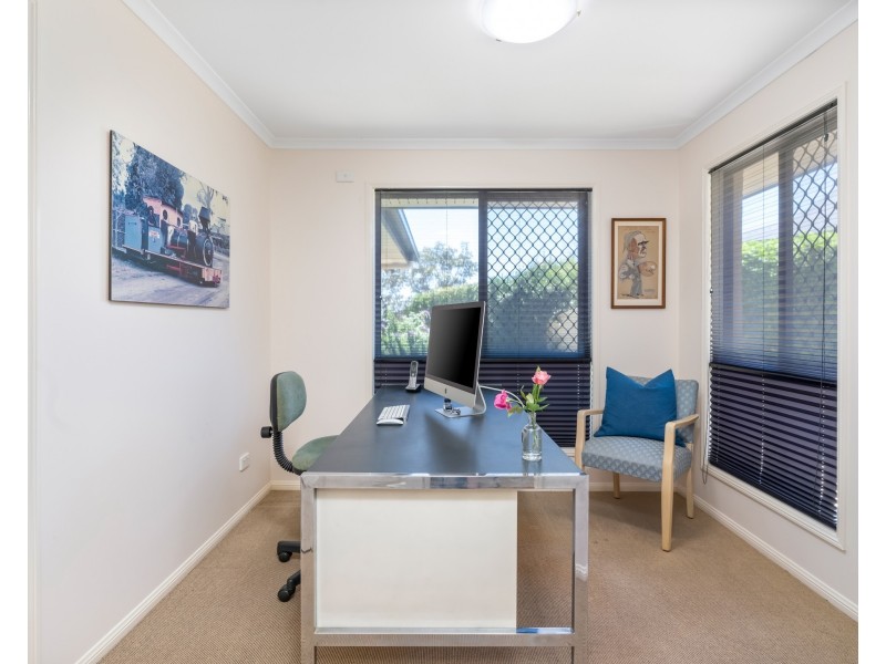 26 Shelton Crescent, Kearneys Spring QLD 4350