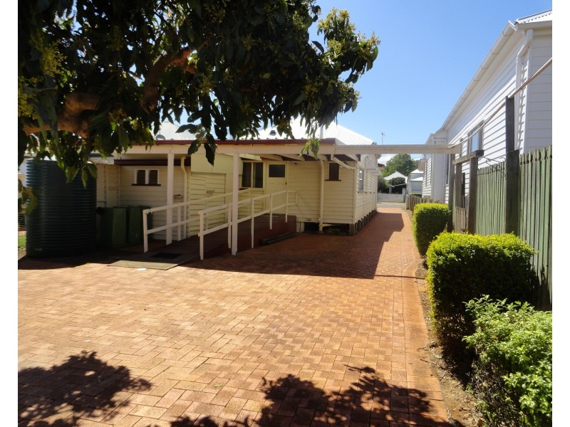 14 Lilley Street, East Toowoomba QLD 4350