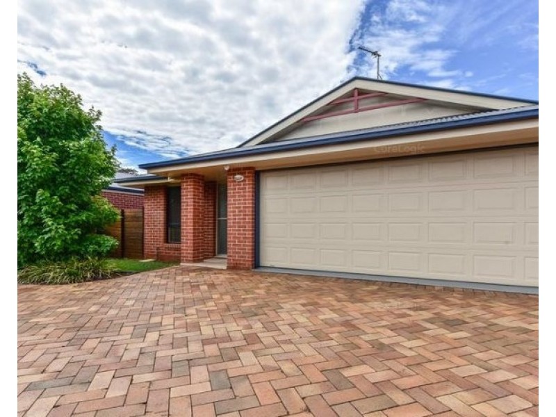 2/3A Burton Street, Harristown QLD 4350