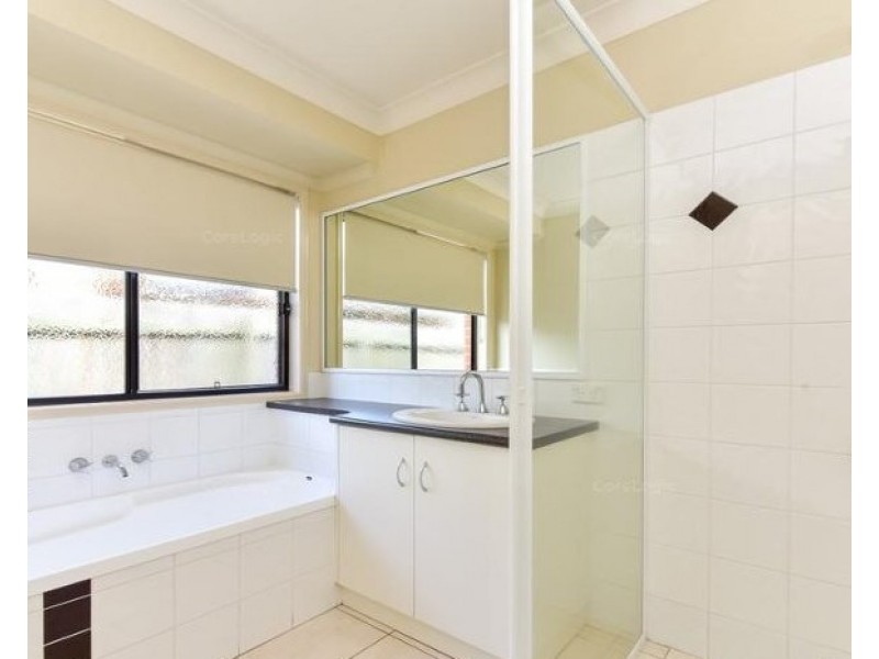 2/3A Burton Street, Harristown QLD 4350