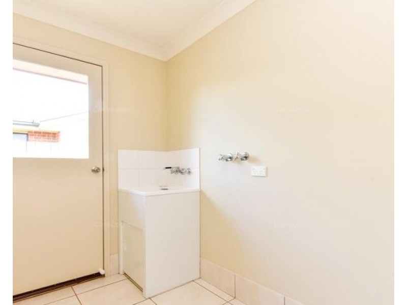 2/3A Burton Street, Harristown QLD 4350