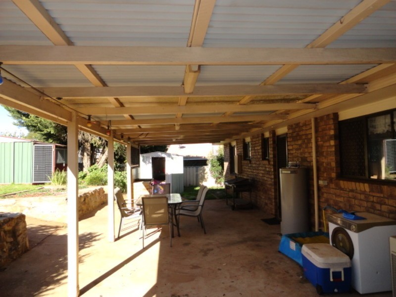 18 Kurrajong Street, Newtown QLD 4350