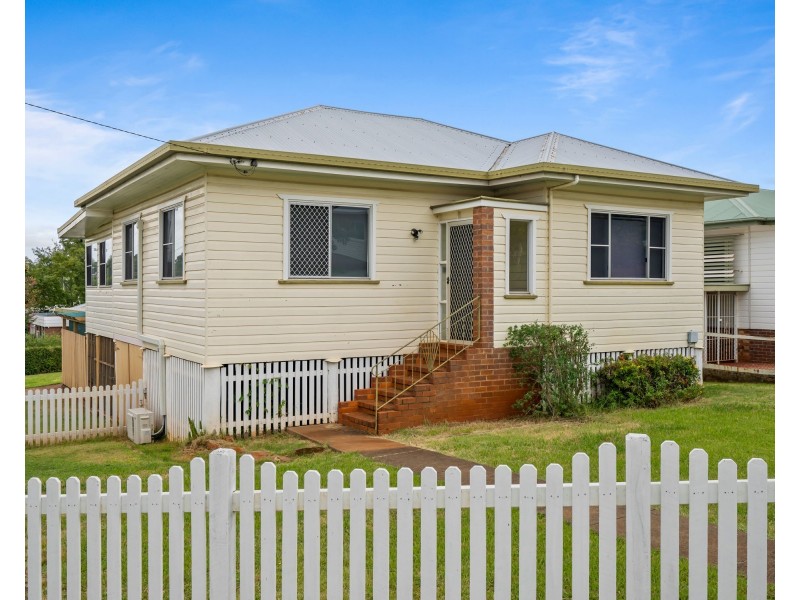 6 Macarthur Street, South Toowoomba QLD 4350