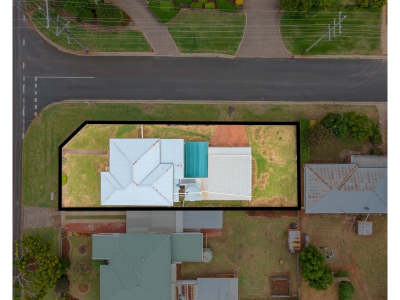 6 Macarthur Street, South Toowoomba QLD 4350