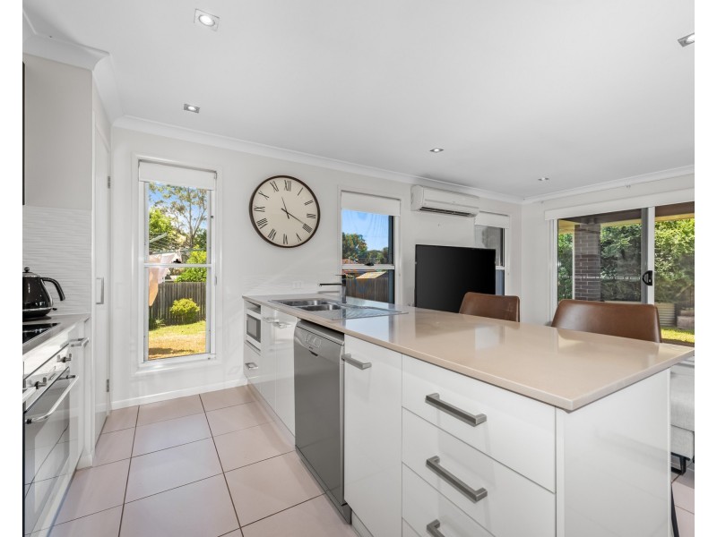 2/12 McDowall Street, Newtown QLD 4350